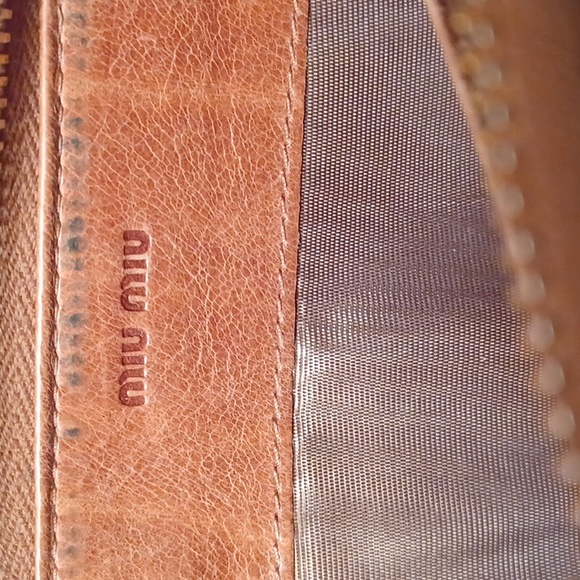 🤎MIU MIU MATELASSÉ LEATHER ZIP-AROUND WALLET - Picture 9 of 12